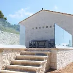 Kampaki Stone * Áyios Nikítas