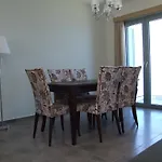 Kampaki Stone Vilă *