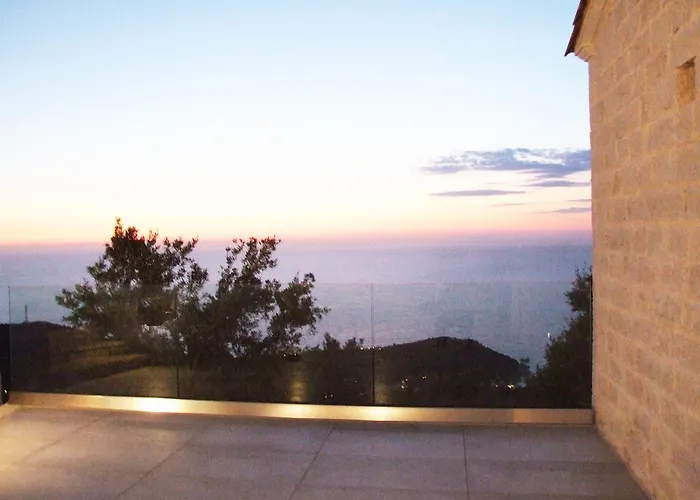 Villa Kampaki Stone *