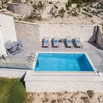 Kampaki Stone * Agios Nikitas