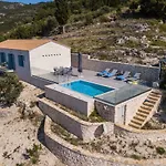 Villa Kampaki Stone Agios Nikitas