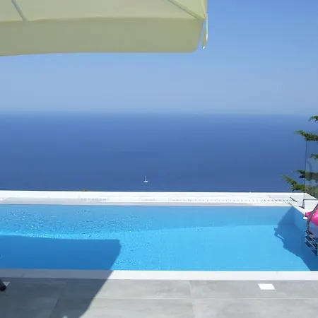 Kampaki Stone * Áyios Nikítas