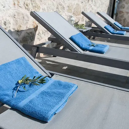 Villa Kampaki Stone *