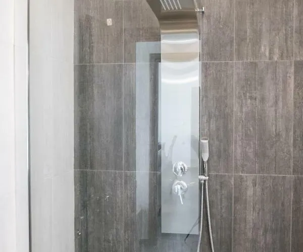 Kampaki Stone * Áyios Nikítas